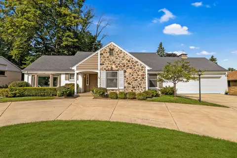 6807 N Reynard, Fox Point, WI 53217