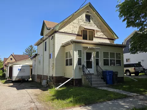 305 N Montgomery, Watertown, WI 53094