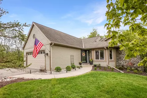 533 White Oak, Hartland, WI 53029