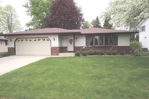 2104 Camelot, Sheboygan, WI 53081