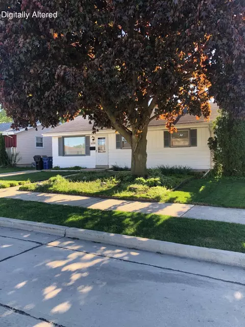1628 Echo, Racine, WI 53406