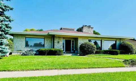 7814 2nd, Kenosha, WI 53143