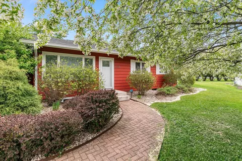 1102 Nancy, La Crosse, WI 54601