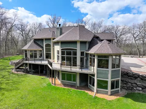 12301 W Ryan, Franklin, WI 53132