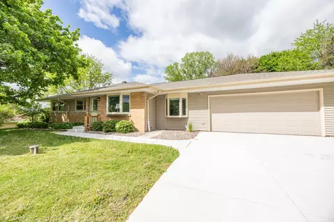 1401 S Westbrooke, New Berlin, WI 53146