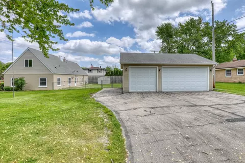 4325 W Grange, Greenfield, WI 53220