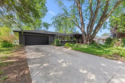 234 Green Vly, West Bend, WI 53095