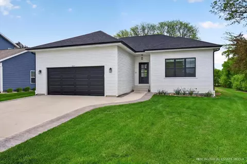 9827 W Dakota, West Allis, WI 53227