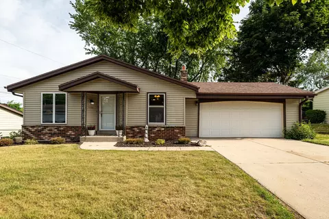 1704 Mohawk, Waukesha, WI 53186