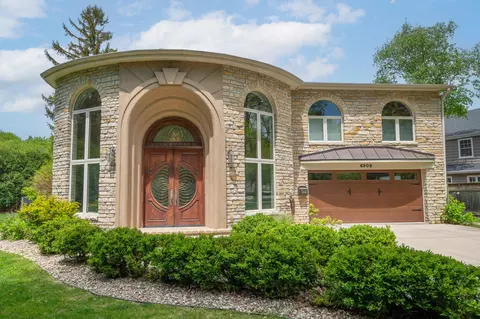 6909 N Belmont, Fox Point, WI 53217