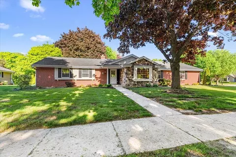w71n980 Harrison, Cedarburg, WI 53012