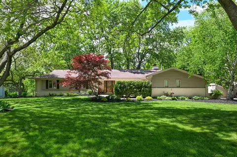 1085 Longwood, Elm Grove, WI 53122