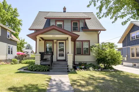 217 Harrison, Waukesha, WI 53186