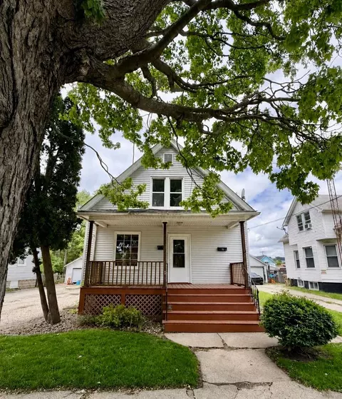 6810 27th, Kenosha, WI 53143