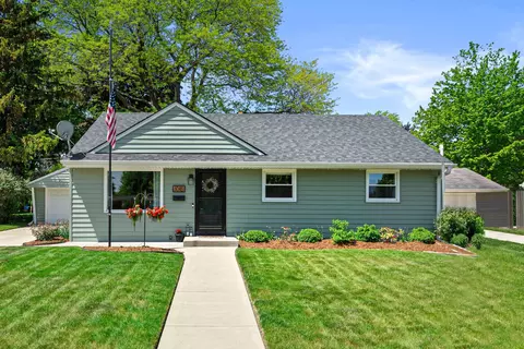 1015 5th, Grafton, WI 53024