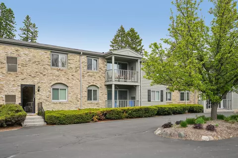 7234 N Green Bay #202, Glendale, WI 53209