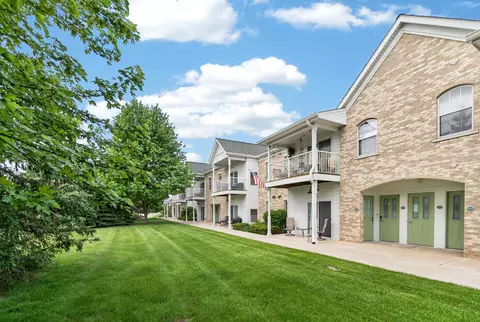 2704 Northview #147, Waukesha, WI 53188