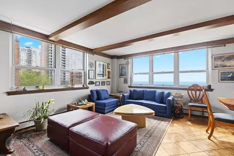 1707 N Prospect #7E, Milwaukee, WI 53202