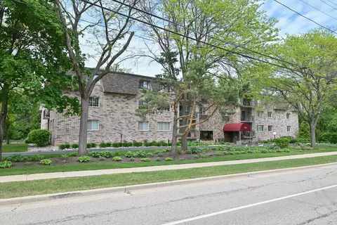 1730 W Green Tree #104, Glendale, WI 53209