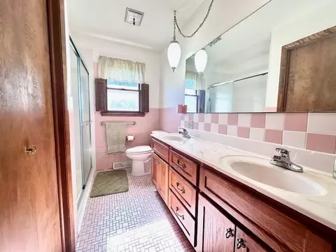 Bath - 207 Pine, Caledonia, MN 55921 photo 1 of 1