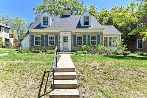 2760 N Hartung, Milwaukee, WI 53210
