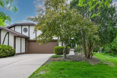 971 S Imperial, Hartland, WI 53029