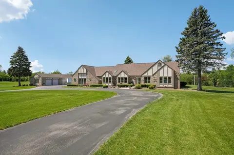 7604 Treeview, Caledonia, WI 53108
