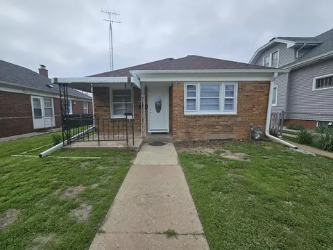 2032 Howe, Racine, WI 53403