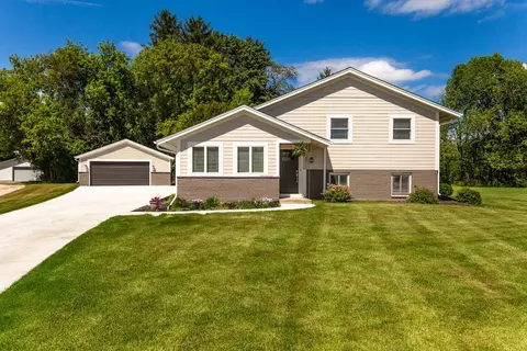 n20w28282 Oakton, Delafield, WI 53072