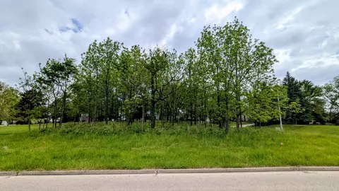 Lt0 Laurel, Geneva, WI 53147