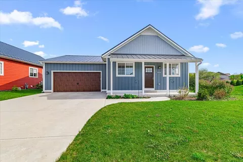 1821 Farm Vw, Grafton, WI 53024