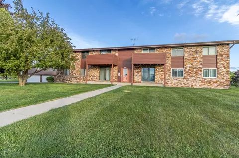 10345 W Whitnall Edge #101, Franklin, WI 53132