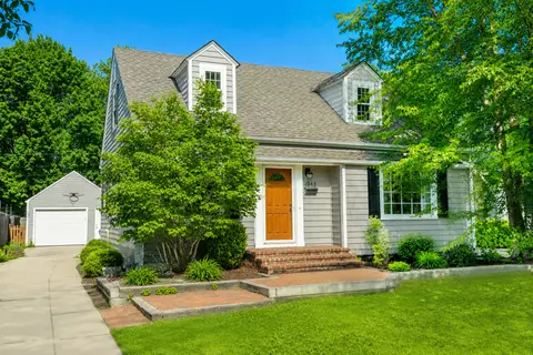 4943 N Diversey, Whitefish Bay, WI 53217