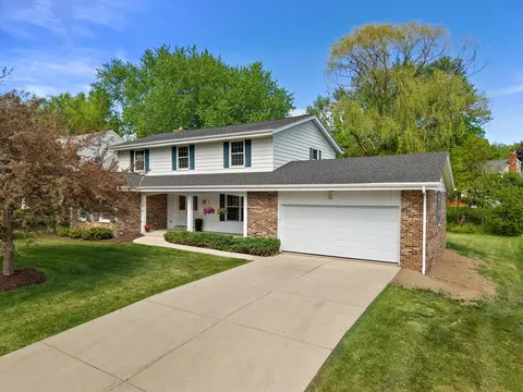 10312 N Versailles, Mequon, WI 53092