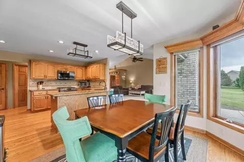 Dining - s93w34945 Jericho, Eagle, WI 53119 photo 1 of 2