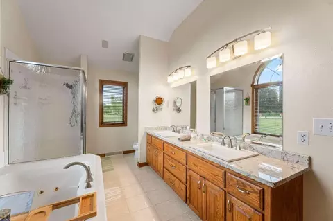 Bath - s93w34945 Jericho, Eagle, WI 53119 photo 1 of 7