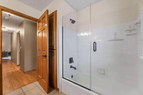 Bath - s93w34945 Jericho, Eagle, WI 53119 photo 5 of 7
