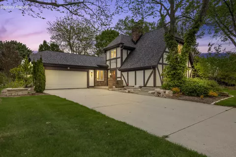 1908 Bobolink, Grafton, WI 53024