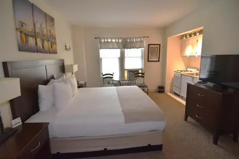 1028 E Juneau #312, Milwaukee, WI 53202