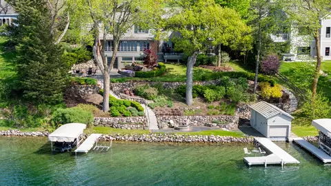 4664 Fontana, West Bend, WI 53095