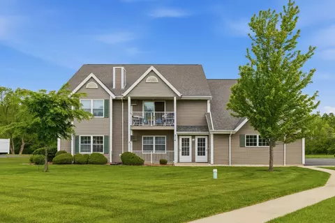 214 Minz Park #2, West Bend, WI 53095