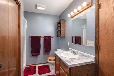 Bath - 1206 Willow, La Crescent, MN 55947 photo 2 of 3