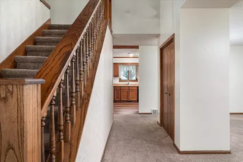 Entry Way - 1206 Willow, La Crescent, MN 55947 photo 1 of 2