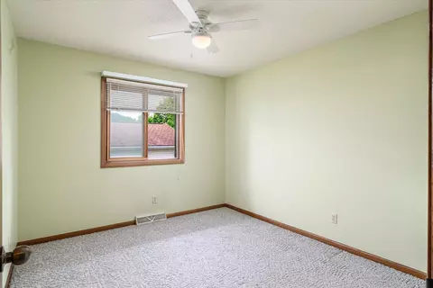 Bedroom - 1206 Willow, La Crescent, MN 55947 photo 2 of 6