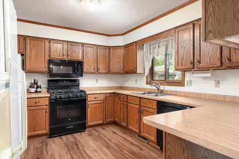 Kitchen - 1206 Willow, La Crescent, MN 55947 photo 2 of 2
