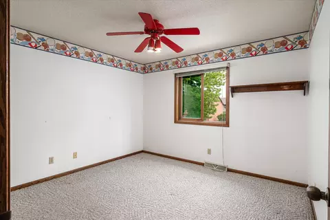 Bedroom - 1206 Willow, La Crescent, MN 55947 photo 4 of 6