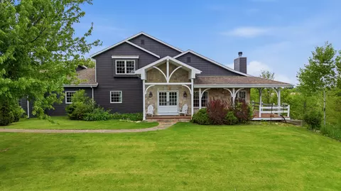 W2832 Sunset, Auburn, WI 53010