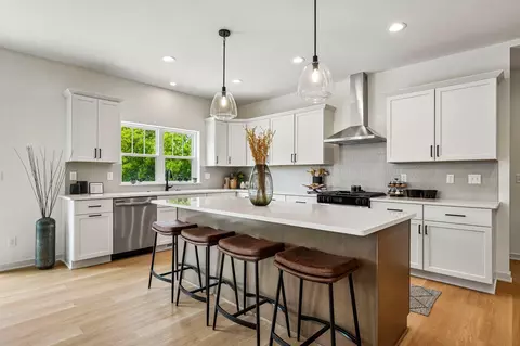 w254n5593 Crescent Hl, Sussex, WI 53089