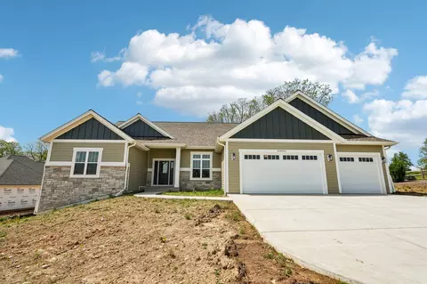 w254n5593 Crescent Hl, Sussex, WI 53089