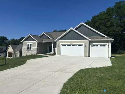 w254n5593 Crescent Hl, Sussex, WI 53089